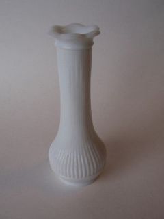 Vintage Milk Glass Grooved Floral Bud Vase Petal Edge Randall White 