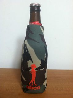 GEICOS GECKO ZIPPERED CAMO BOTTLE KOOZIE KEEP YOUR BEER COLD