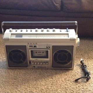 PIONEER Model SK 21 Boombox Am/Fm Cassette Player Doesnt Play