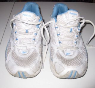 Reebok Womens White Athletic Shoes With Lt Blue Trim Size 7 1/2