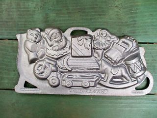 John Wright Cast Iron Christmas Candy Cookie Mold in Box Sleigh Full O 