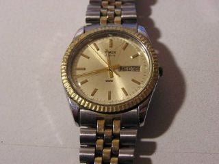 vintage timex quartz in Wristwatches