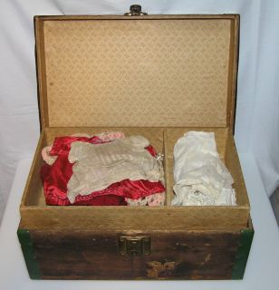 wood doll trunk in Clothes & Accessories
