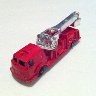 Rare TootsieToy 1950s Red 360 Swivel Bucket Fire Engine Truck Diecast 