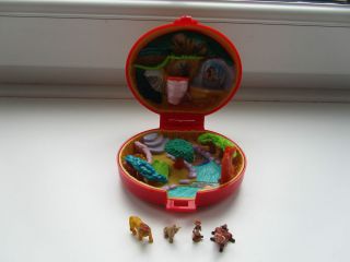 DISNEY POLLY POCKET THE LION KING COMPACT COMPLETE (SEE PICS)
