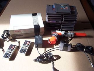 NINTENDO NES 001 CONSOLE 2 CONTROLLERS ZAPPER AC ADAPTER TV CABLES 21 