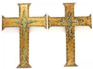   WOODEN CROSS.WALL HANGING. ANTIQUE GOLD COLOUR.COLLECTABLE.GIFT IDEA