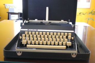 Vintage ADLER J5 Western Germany Portable Manual Typewriter VERY NICE 