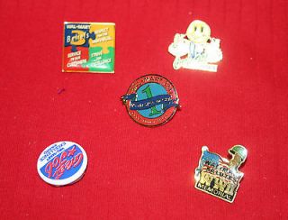 Wal Mart World War II Memorial Pin With 4 Other Wal Mart Pins