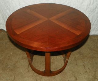 Round Walnut End Table Side Table by Lane (T70)