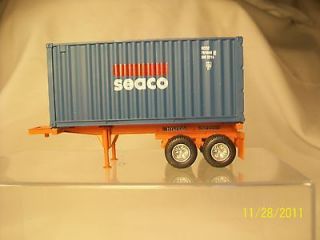 HO Athearn 20 SEACO Container & HYUNDAI Chassis