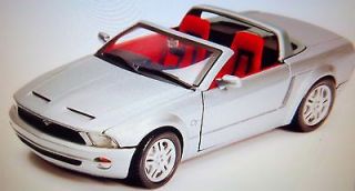   24 GRAY FORD MUSTANG GT CONCEPT CONVERTIBLE TURBO Motormax Diecast Car
