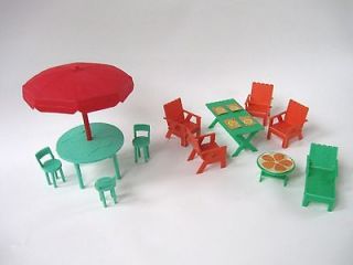 Mattel 1968 Dollhouse Furniture Patio Set Lounge Chair Umbrella Table 