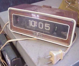 Vintage General Electric Alarm Clock model 8198