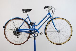   1977 Made in Chicago U.S.A. Sky Blue 5 speed Schwinn Suburban Bike