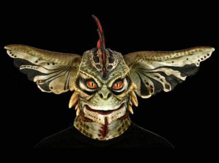 OFFICIAL GREMLINS MOHAWK DELUXE LATEX MASK   29 inches wide