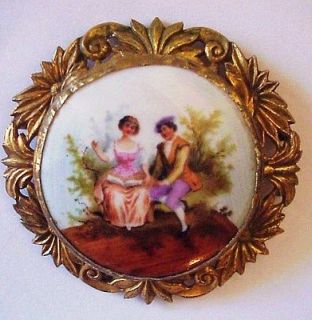 ANTIQUE LARGE PORCELAIN CAMEO ROMANTIC COUPLE SCENE FRENCH BROOCH PIN