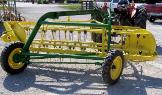 Nice~ John Deere Side Delivery Hay Rake with dolly, CAN SHIP@ $1.85 