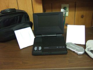 Audiovox pvs3368 portable dvd player with accessories