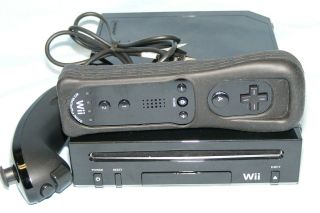 Nintendo Wii Black Console NTSC Game System Nunchuks Bundle Very Good 