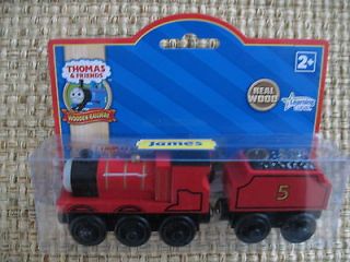 JAMES with Collector Card Thomas the Tank Wooden Engine BNIP Fast 