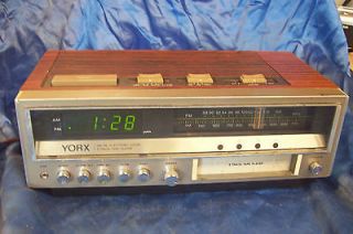   R5180A 8 TRACK tape AM/FM radio ALARM CLOCK Vintage desk top player
