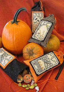 Trick or Treat Bags Halloween Pumpkin Stitchery Quilt Sewing PATTERN 