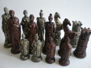 Roman Model Resin Chess Set   Teak & Ivory effect