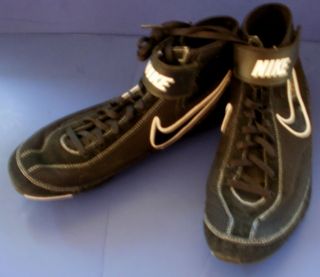 NIKE~ WRESTLING SHOES~Mens Size 9~Lace Guards~Very Good Condition