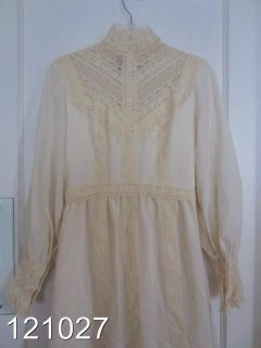 Vintage Ivory WEDDING DRESS, Lace Bodice, High collar, excellent 