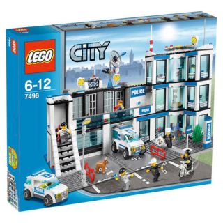 LEGO City   Model 7498   Police Station   783 piece set   Ages 6 12 