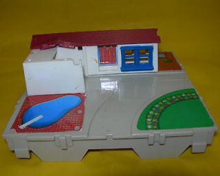 1987 Micro Machines TRAVEL CITY Fold Up Play Set SUBURBAN HOUSE Parts 