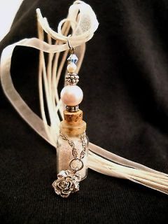 glass vial necklace in Jewelry & Watches