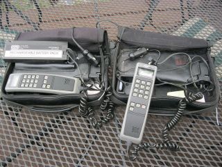 motorola brick phone in Cell Phones & Accessories