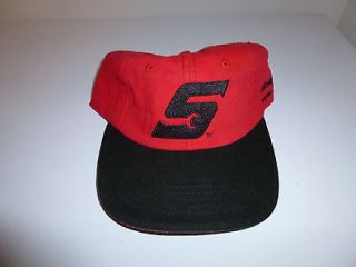 Snap on brand baseball style cap/hat.NEW red and black