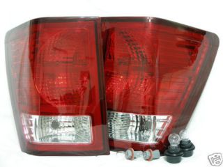 07 09 Jeep Grand Cherokee Rear Tail Light Lamp R H W/2 Bulbs/scokets 
