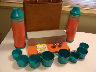   Universal Thermos Cased Picnic Set w/Thermoses   Classic Car/Rat Rod