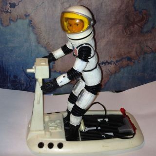   Mason Astronaut Figurine 1966 Mattel w/ Helmet & Vehicle Vtg Toy EXC