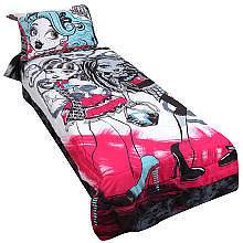 MONSTER HIGH Twin Comforter Bed Set includes 1 Sham 1 Bedskirt (NIP 