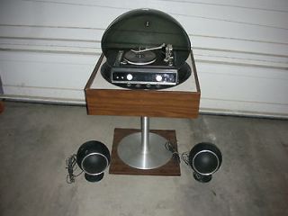 VINTAGE GRAPHIC BY ELECTROHOME AM FM TURNTABLE & SPEAKERS