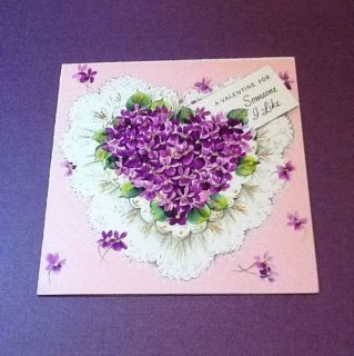 C590  Vintage Valentines Day Greeting Card Pretty Purple Lilac 