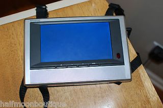 Polaroid LCD 0700P 7 LCD screen with straps and MPA 660 AC Charger
