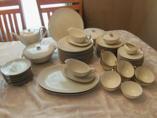69pc Hutschenreuthe​r China Set~SVC for 12+ Serving Pieces Pattern 