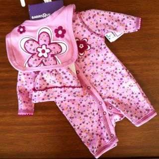 NEW Preemie 3 Piece Flower Romper Outfit Bib & Hat For Infants Or 