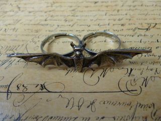 Antique Silver Cool Flying Bat Wing Cave Man Zoo Double Finger Ring