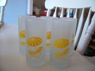 Set of 5 Vintage Frosted Beach Chair w/Umbrella Glass Tumblers