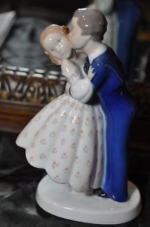 SALE DENMARK Bing & Grondahl_Boy & Girl 1st kiss figurine_2162 