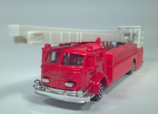 Road Champs Chicago Fire Engine Truck F.D. CFD 17 Scale Model Layout 