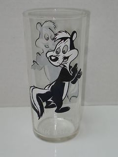 Pepe Le Pew   Looney Tunes Collectible Glass  1973   Warner Brothers 