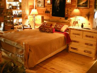 QUEEN LOG WESTERN CORRAL BED $249   FAST AND    ready to 